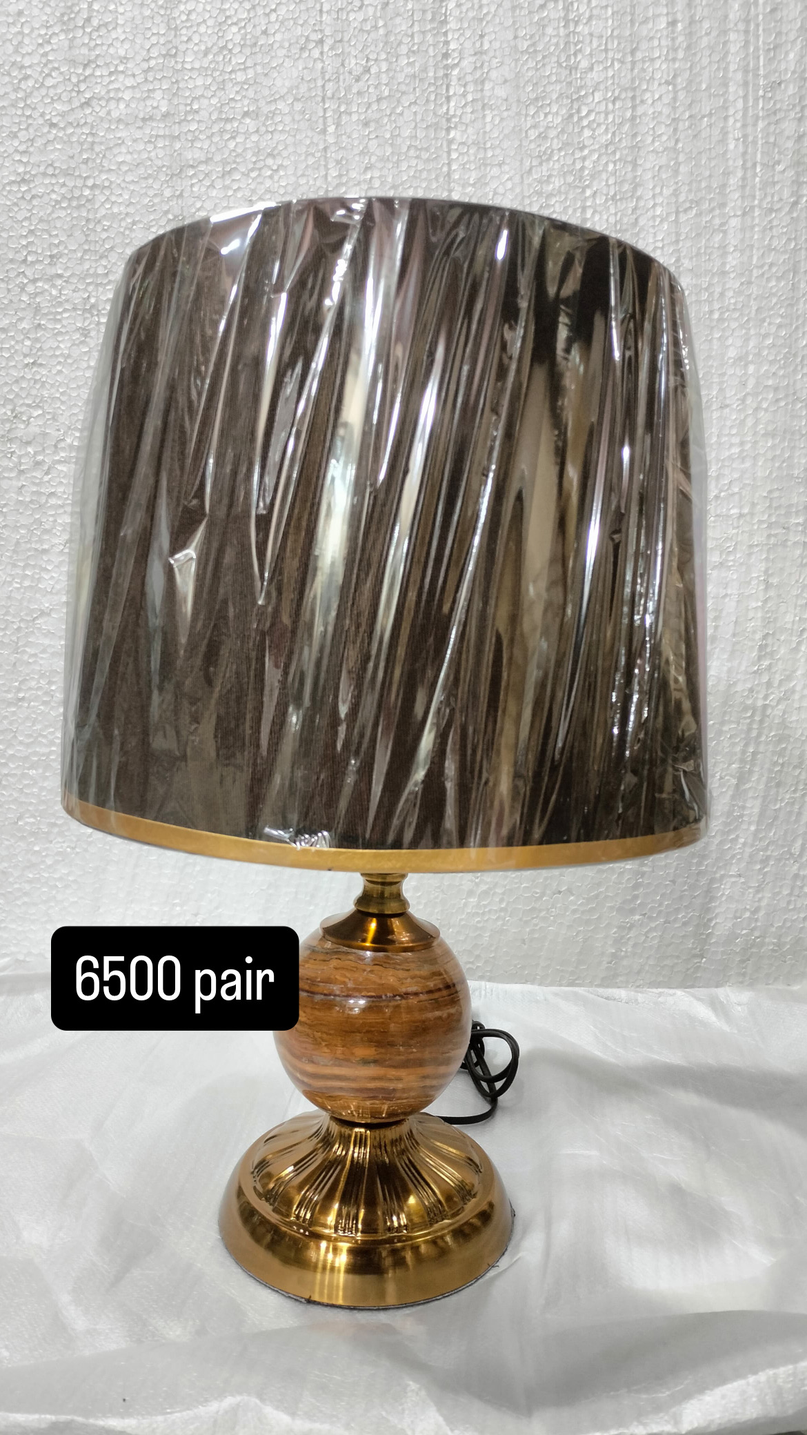 Table lamp — view 2